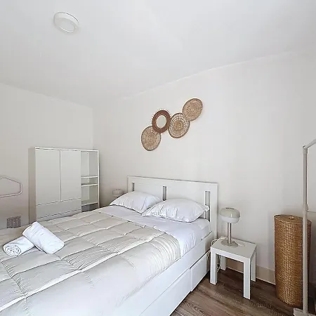 La Lucia, F2 Pres Du Centre Historique * Риом